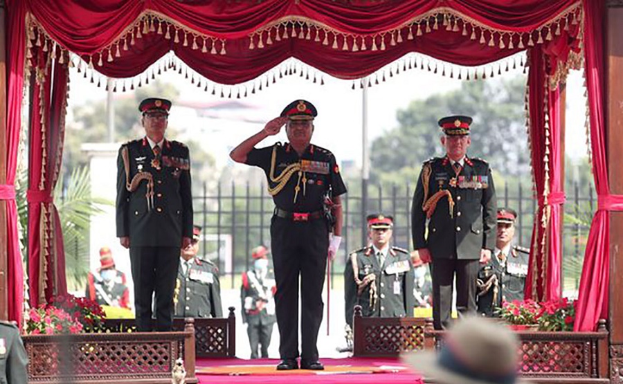 भारतीय सेनाध्यक्षद्वारा जङ्गी अड्डामा सम्मान गारत निरीक्षण